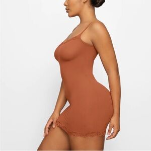 NWOT Skims fits everybody corded slip lace dress - bronze